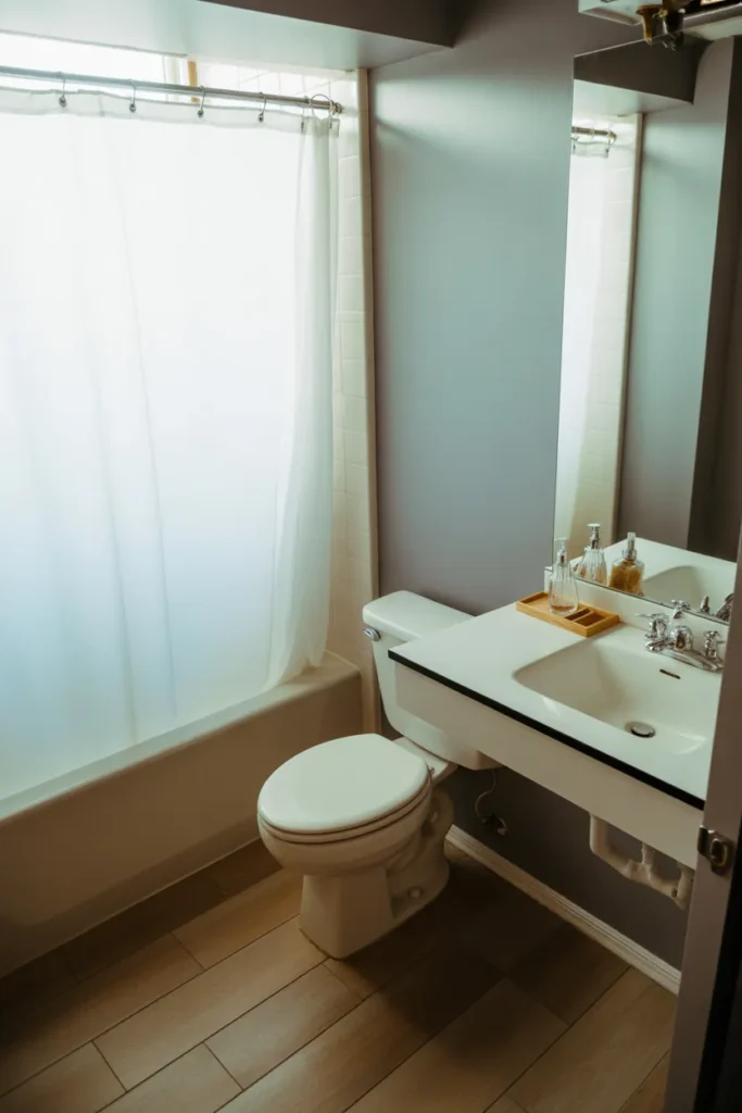 apartment bathroom decor ideas