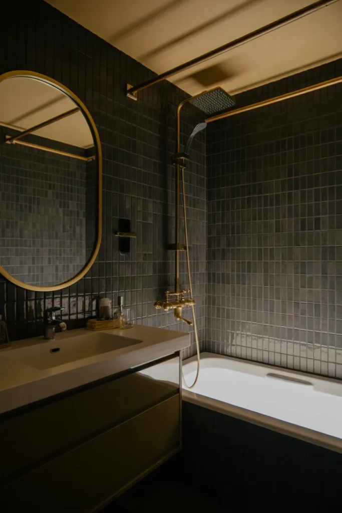 black and gold bathroom decor ideas