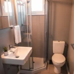 small bathroom decor ideas